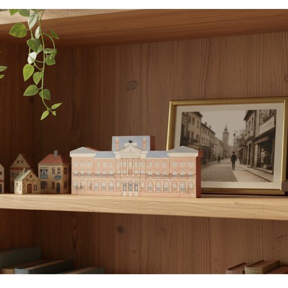 The Cat’s Meow Village Shelf Sitter – Natural Bridge Hotel, Virginia (1997) - Picture 3 of 14